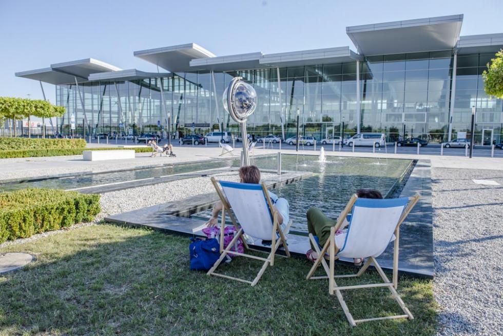 Wrocławskie lotnisko kontynuuje wakacyjne wzrosty